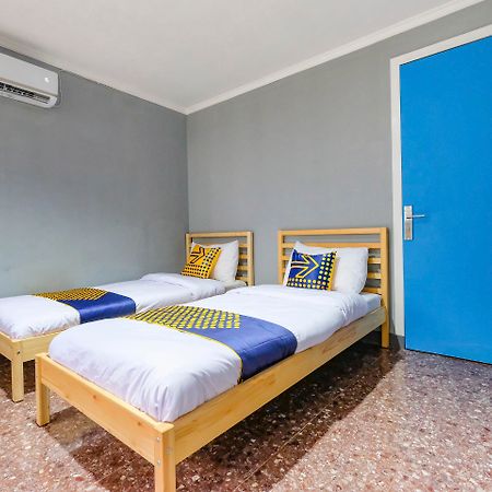 Spot On 2281 Omajo Hotel Semarang Buitenkant foto
